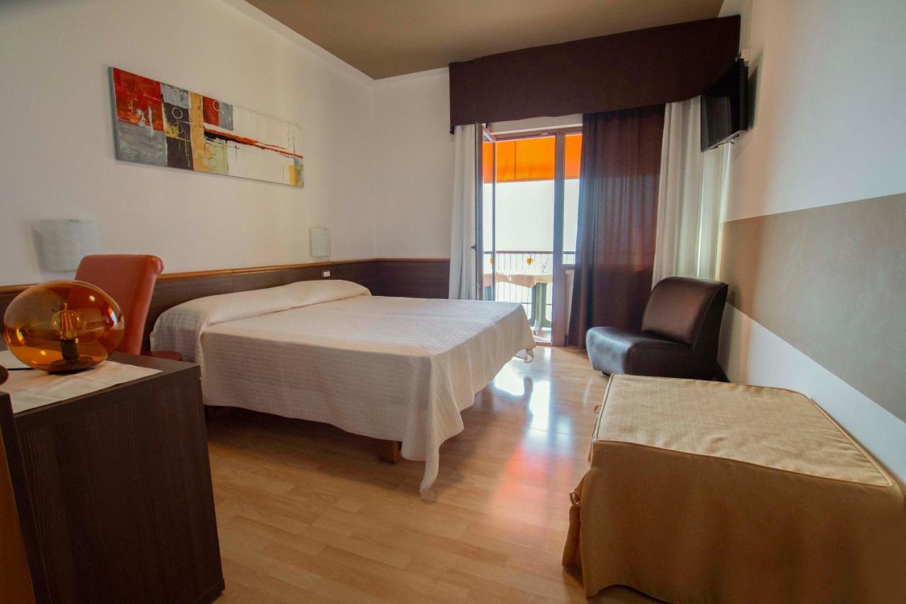 Hotel San Zeno Сан Дзено ди Монтаня Екстериор снимка