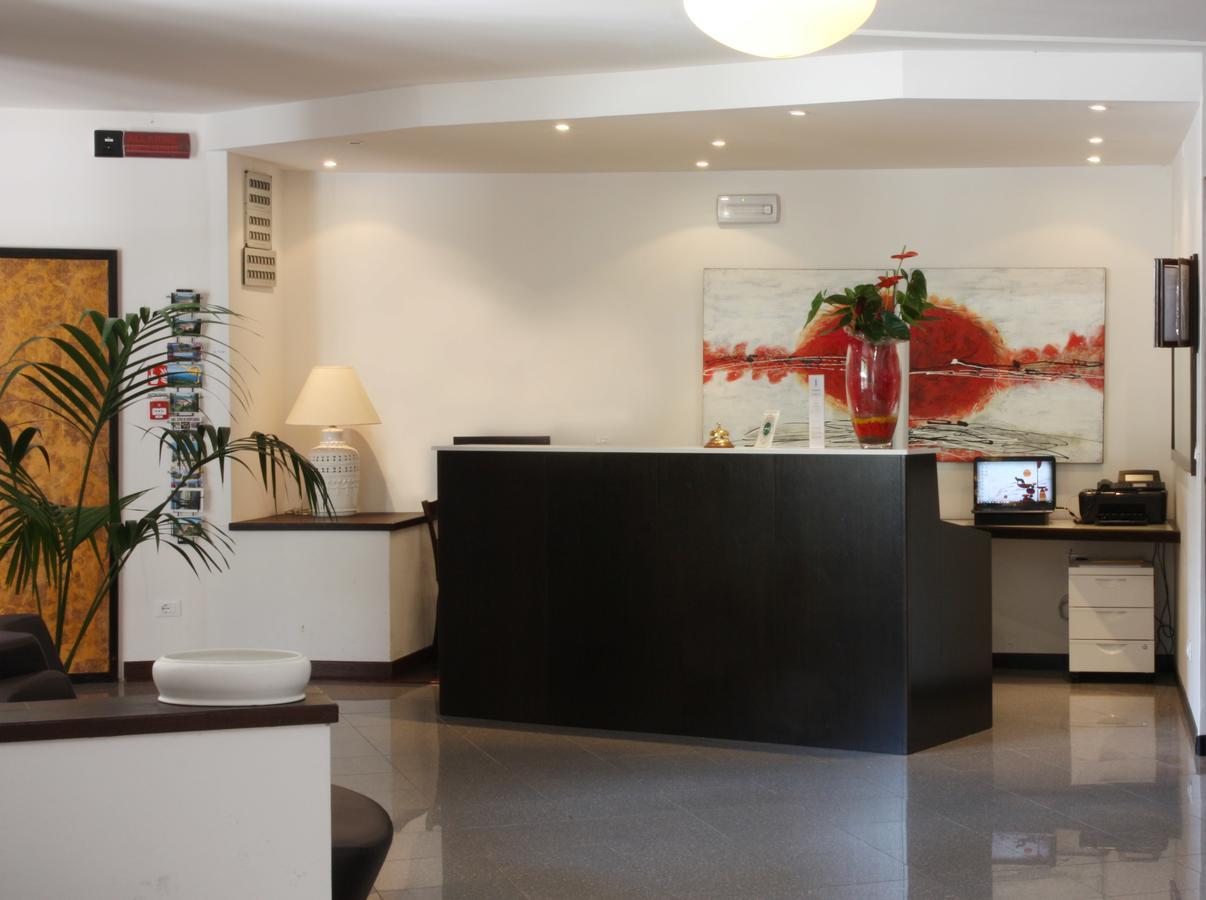 Hotel San Zeno Сан Дзено ди Монтаня Екстериор снимка