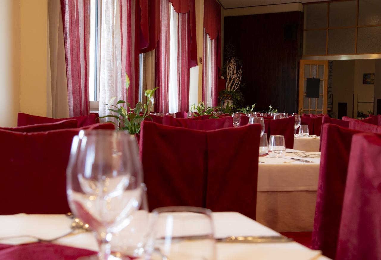 Hotel San Zeno Сан Дзено ди Монтаня Екстериор снимка